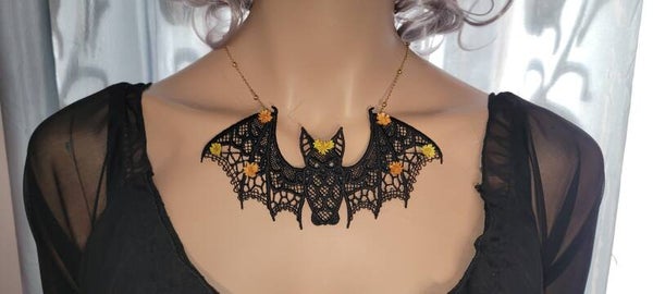 Collier Chauve-Souris Dentelle
