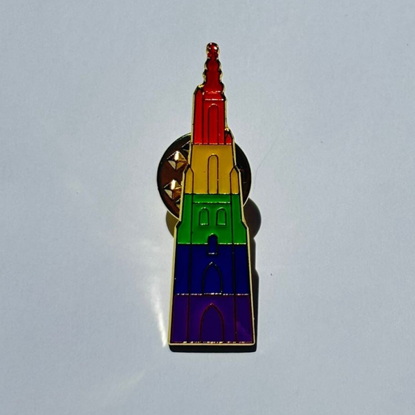 Regenboog pin Amersfoort