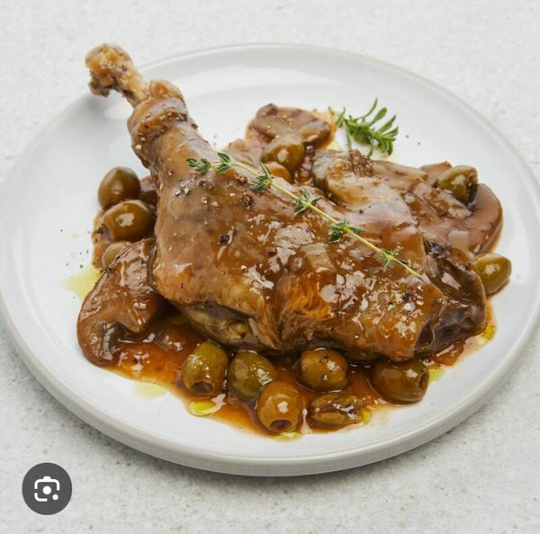 Cuisses de poulet aux olives haricots verts et riz blanc