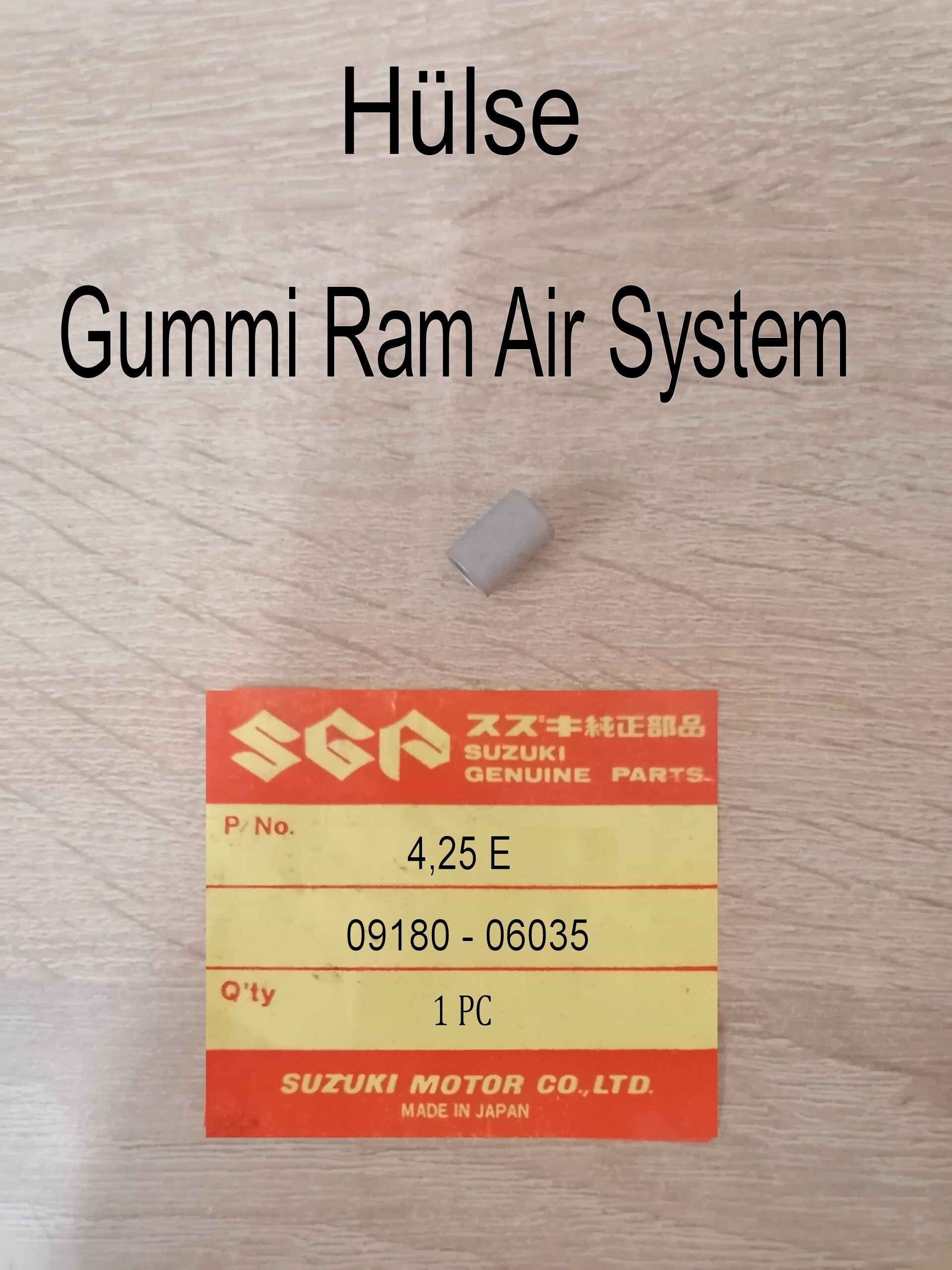 Suzuki GT 550 Hülse für Gummi Ram Air System neu.