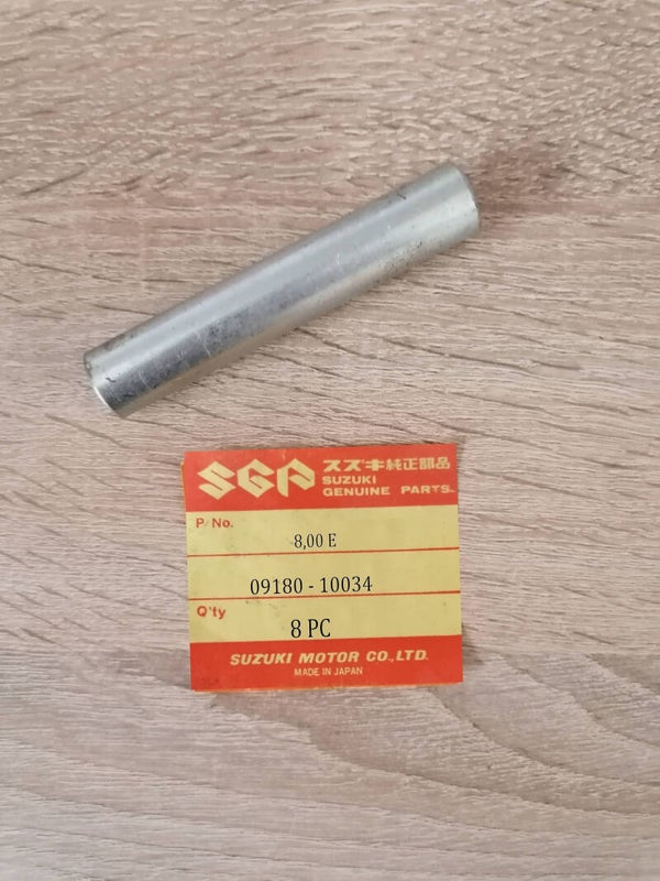 Suzuki GT 380 Hülse Motorhalteschraube