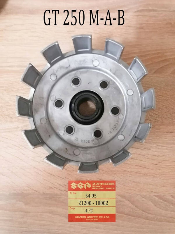 Suzuki GT 250 Kupplungskorb gebraucht.