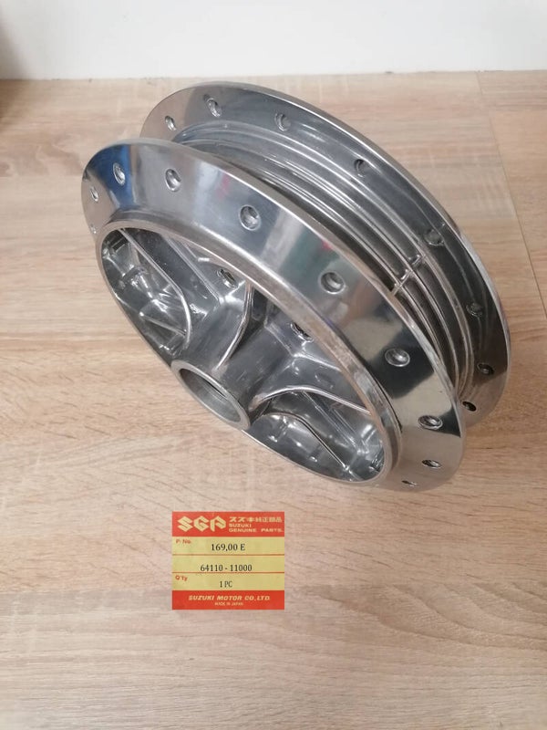 Suzuki GT 380 Radnabe hinten gebraucht.