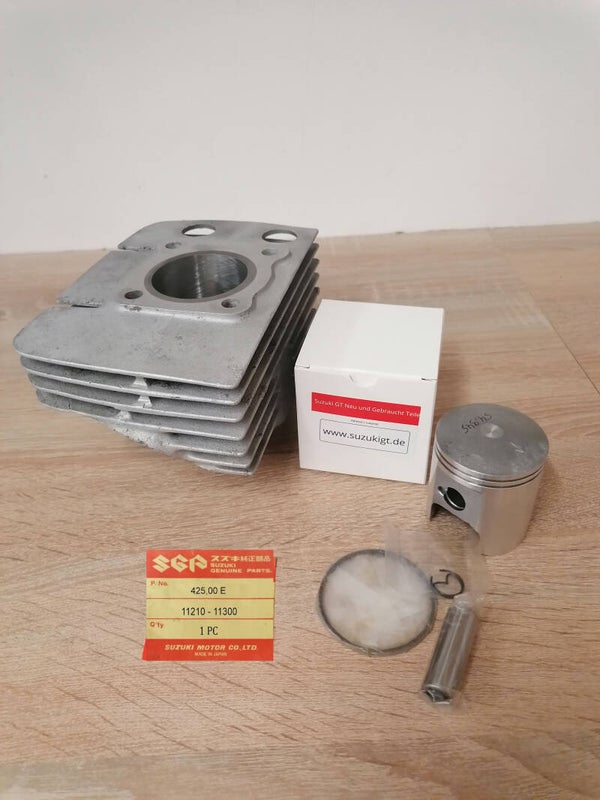 Suzuki GT 250 X7 Zylinder rechts.