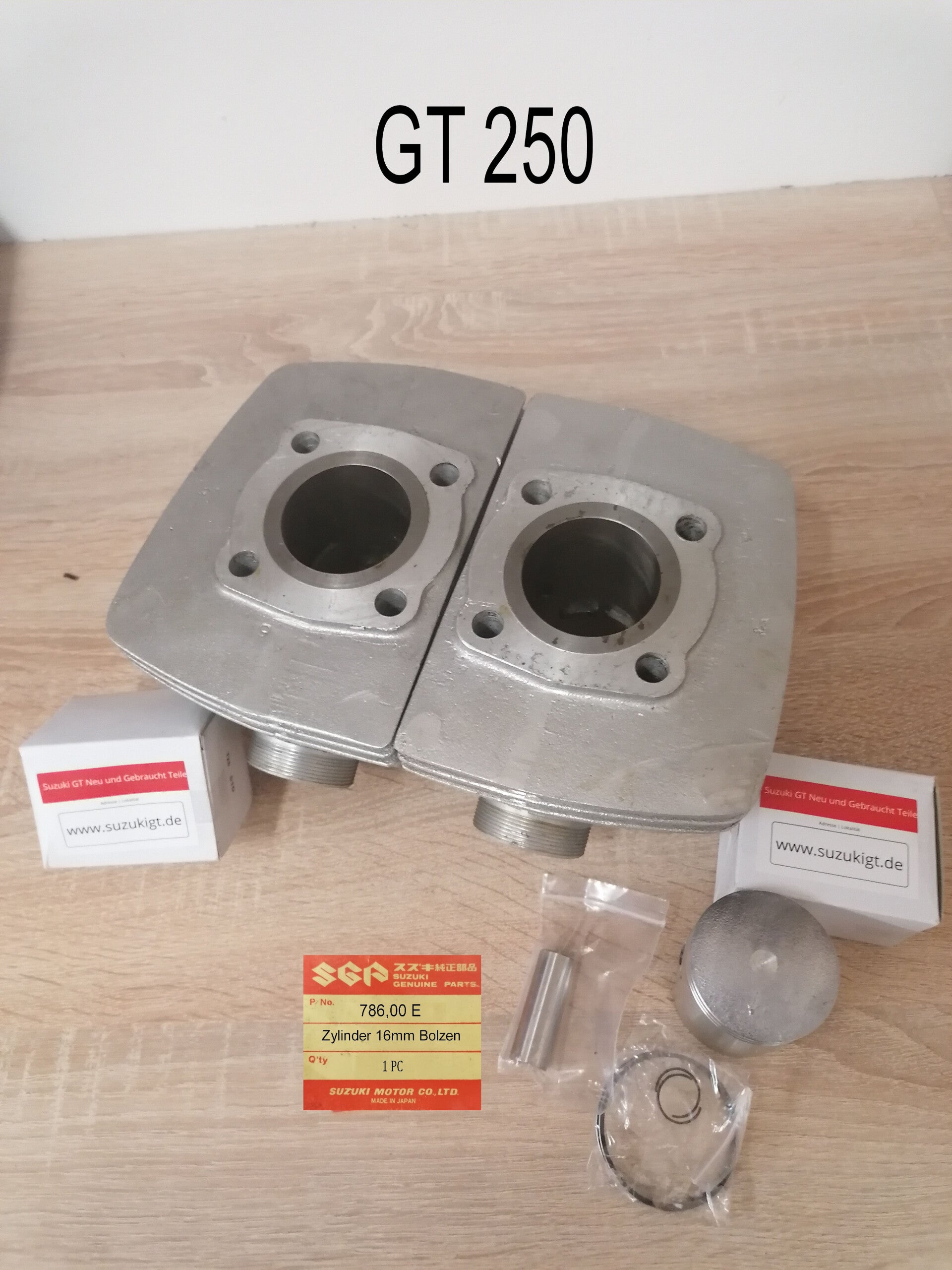 Suzuki GT 250 Zylinder mit Kolben neu.