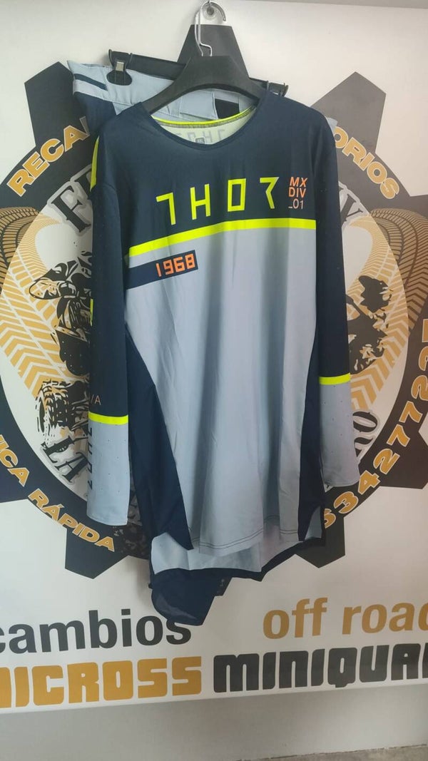 TRAJE THOR AZUL FLUOR ULTIMA TALLA