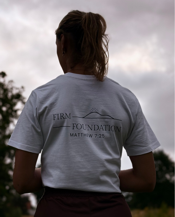 T-shirt 'Firm foundation'