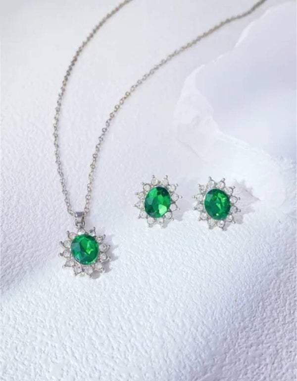 829	Set Plateado aretes y collar piedra verde
