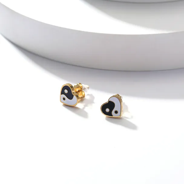 883	Aretes ying yang corazon-acero titanio