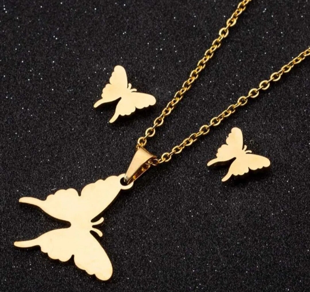319 Set Aretes y Collar Mariposas Dorado