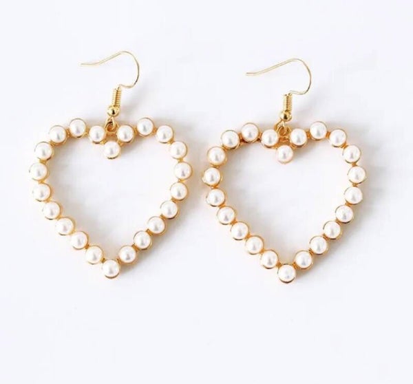 375 Aretes corazon aperlados dorado