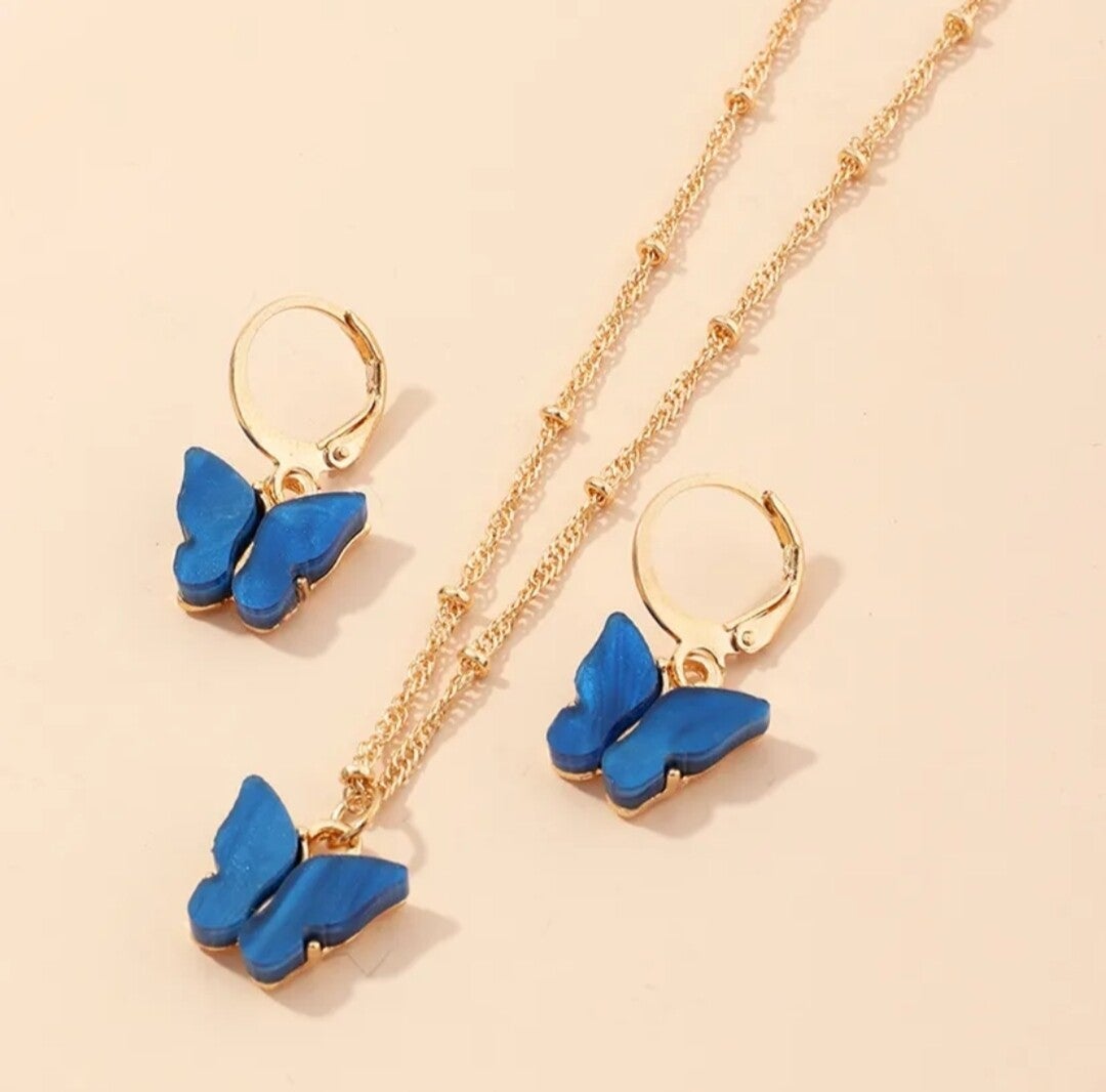 544 Set collar y aretes mariposa azul