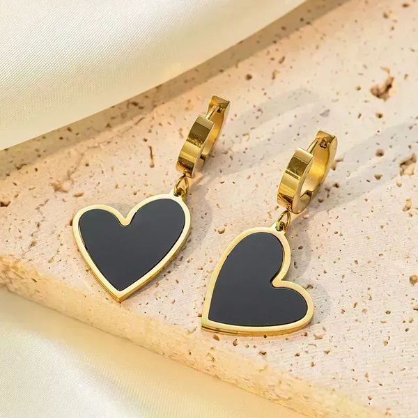 1159	Aretes corazon negro-acero titanio