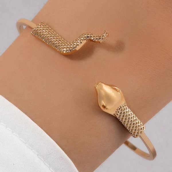 582 Pulsera serpiente dorada