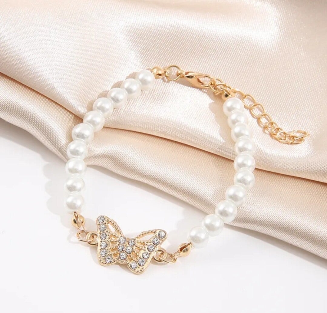 186 Pulsera Perlas y Mariposa