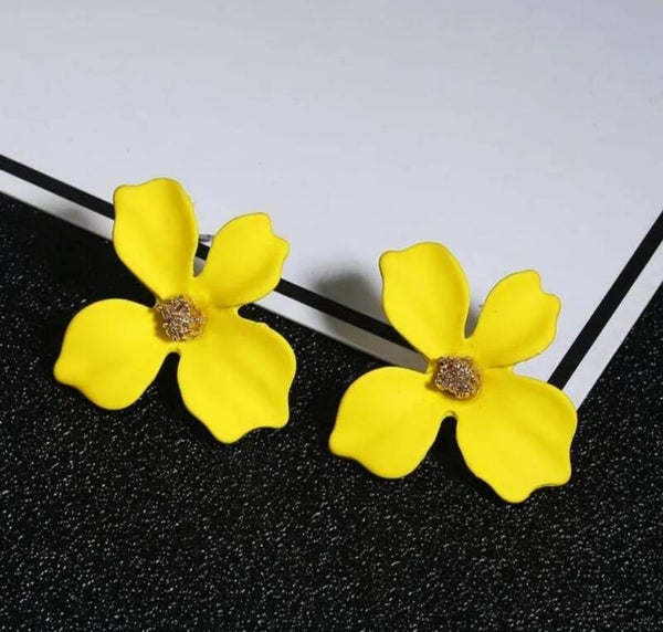 504 Aretes Flor Individual Amarillo