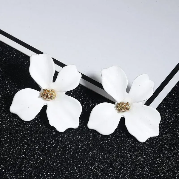 1185	Aretes flor simple blanco-aleacion