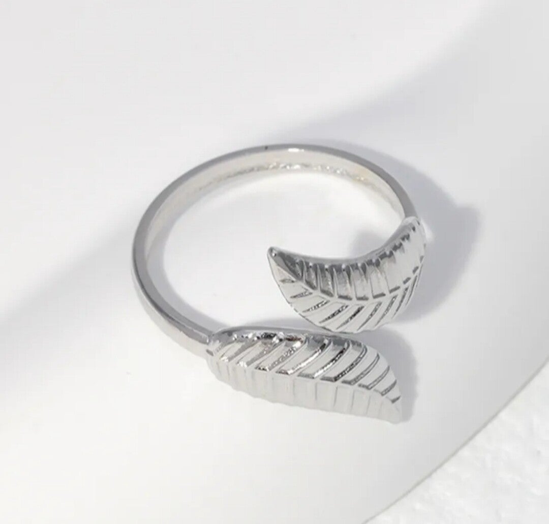 296 Anillo Hojas Plateado Ajustable
