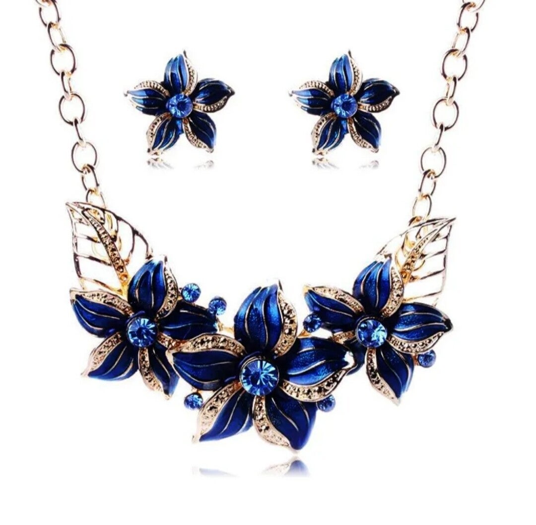 051 Set collar y aretes flores azul verde