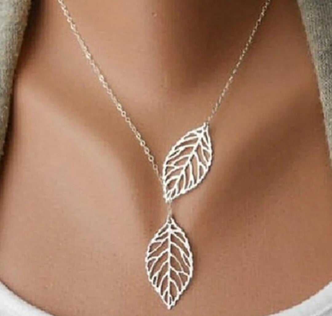 276 Collar Hojas Plateado