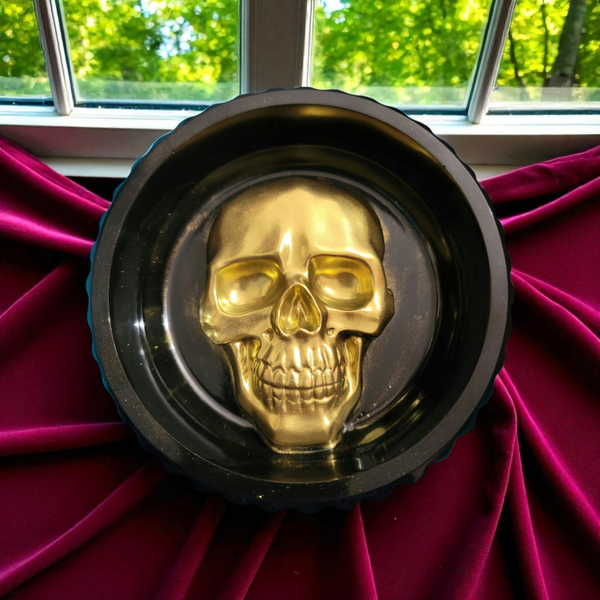 Besonderer Aschenbecher " Totenkopf "
