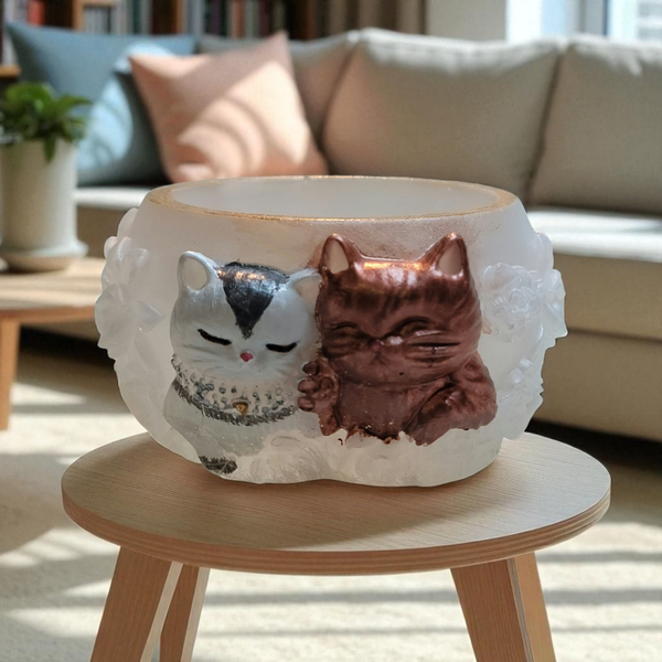 Ein besonderes Schälchen mit Katzen und Blumen