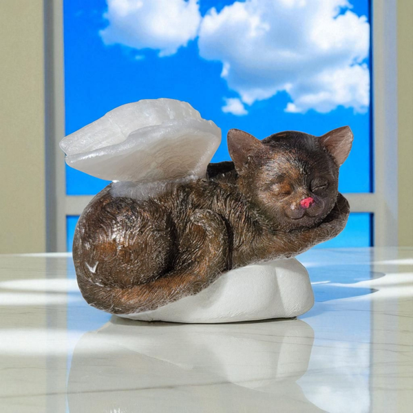 Geflügelte Katze oder Hund