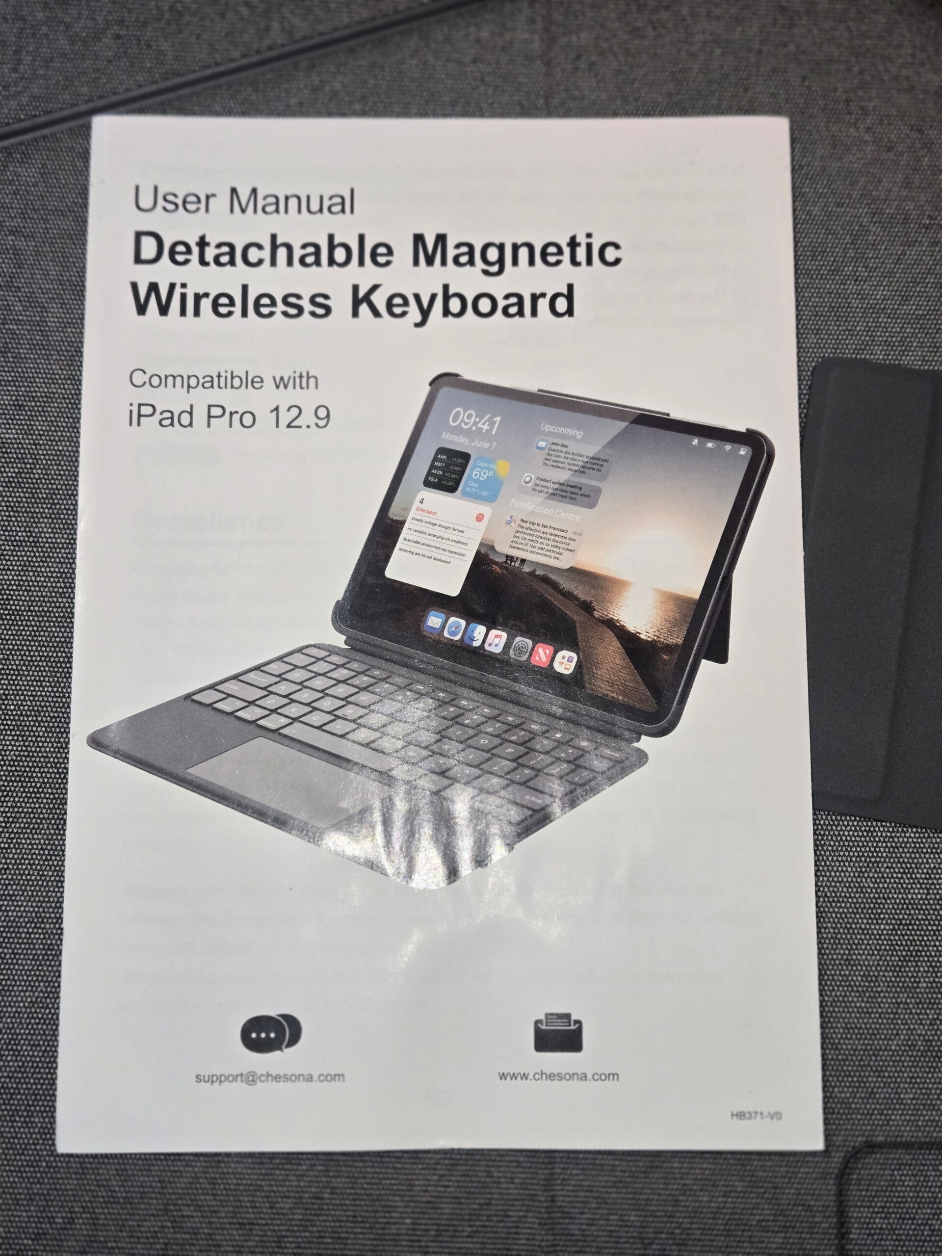 CHESONA iPad Keyboard Case with Trackpad for iPad Air 13 & iPad Pro 12.9