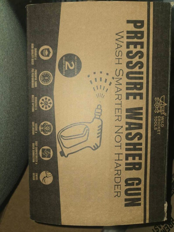 Pressure washer gun