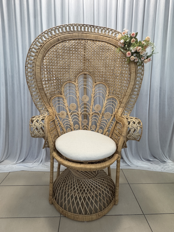 Trône en rotin