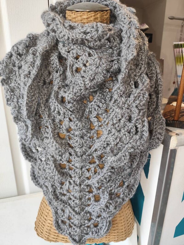 Châle fait main au crochet
