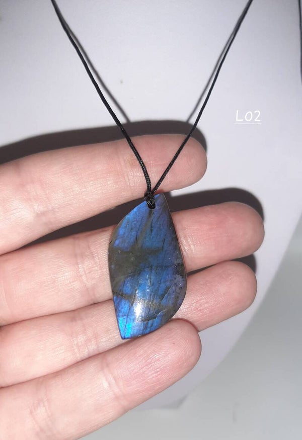 Collier labradorite bleue L02
