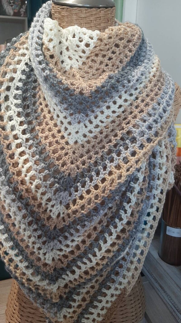 Châle fait main au crochet