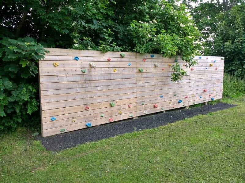 Climbing wall