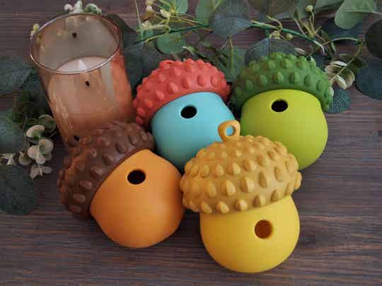 Treat dispenser eikel