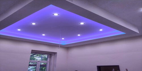 Verlaagd plafond met led verlichting gemaakt door Van ALD Aannemers BV in Den Haag