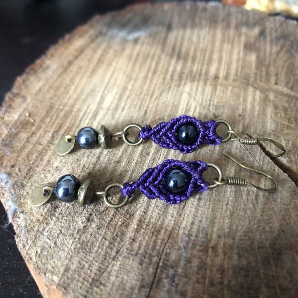 Oorbellen Macramé paars - bronskleurig