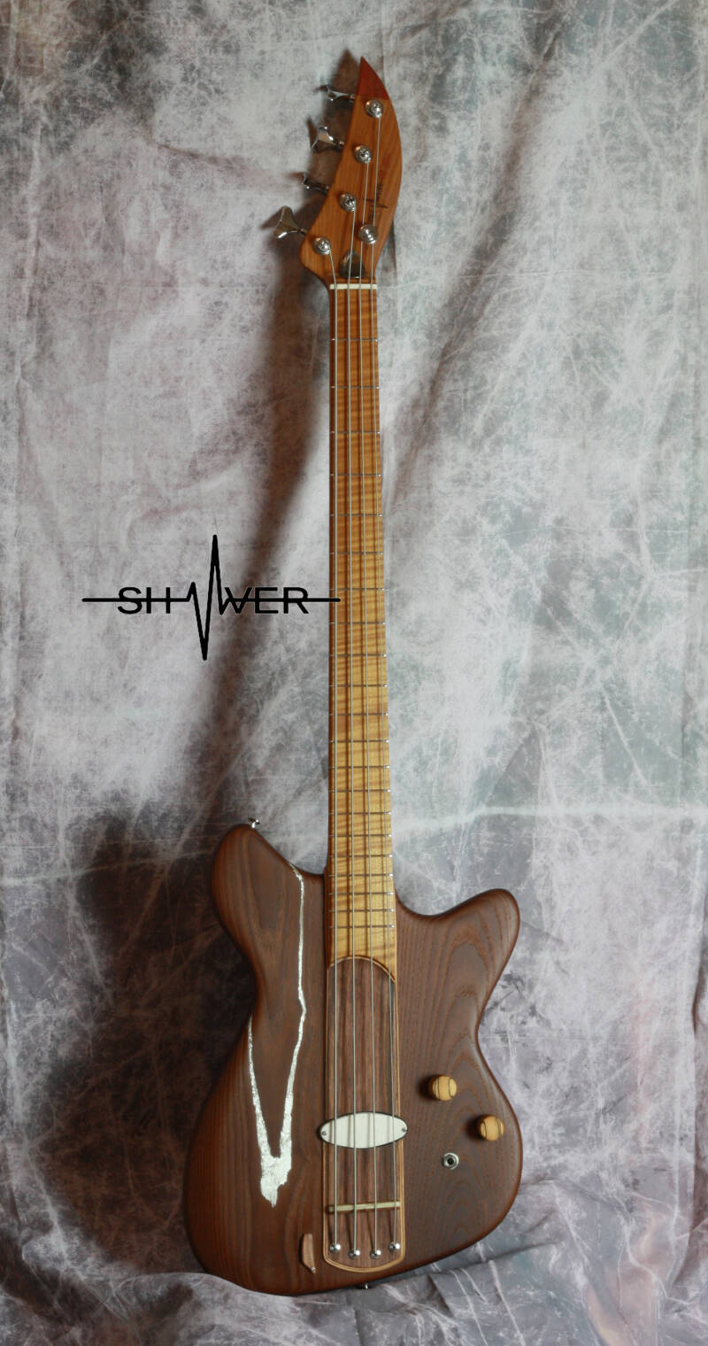 Red Canzian Bass