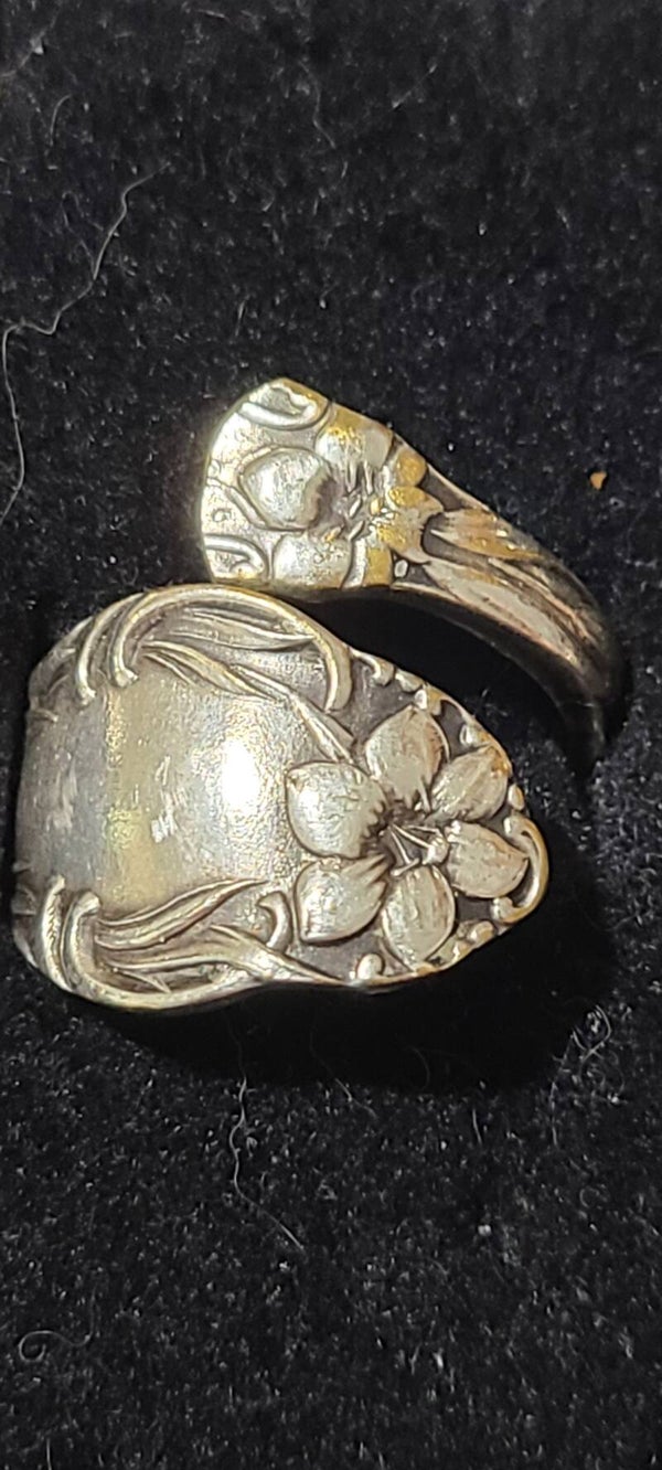 Spiral floral ring, Size 8