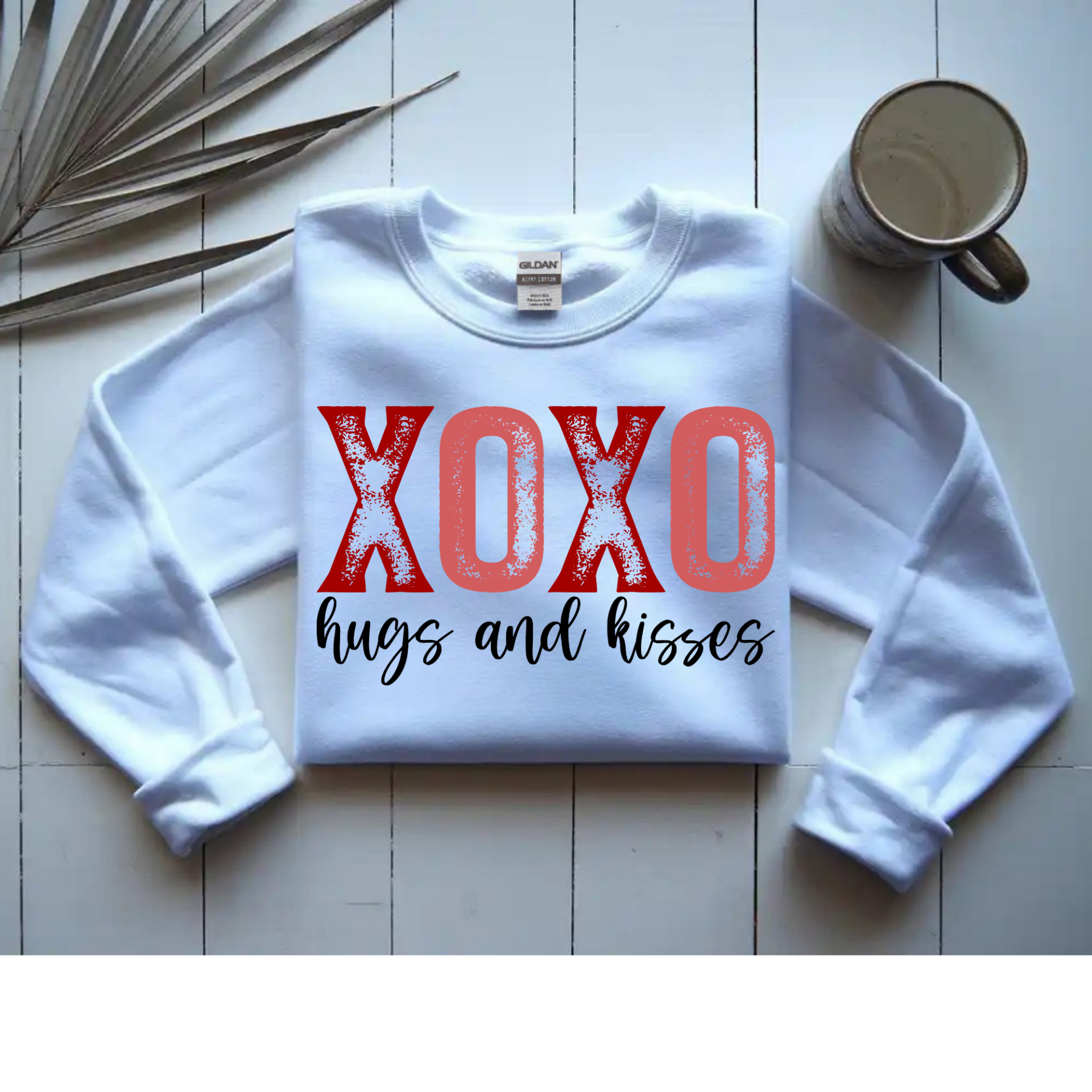 XOXO Sweatshirt Damen - Hugs and Kisses Pullover - Valentinstag Shirt - Liebe Statement Sweater - Geschenk für Freundin