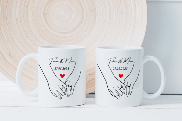 Personalisierte Valentinstag Tasse Händchen halten mit Namen & Datum | Romantisches Geschenk für Paare | Jahrestag