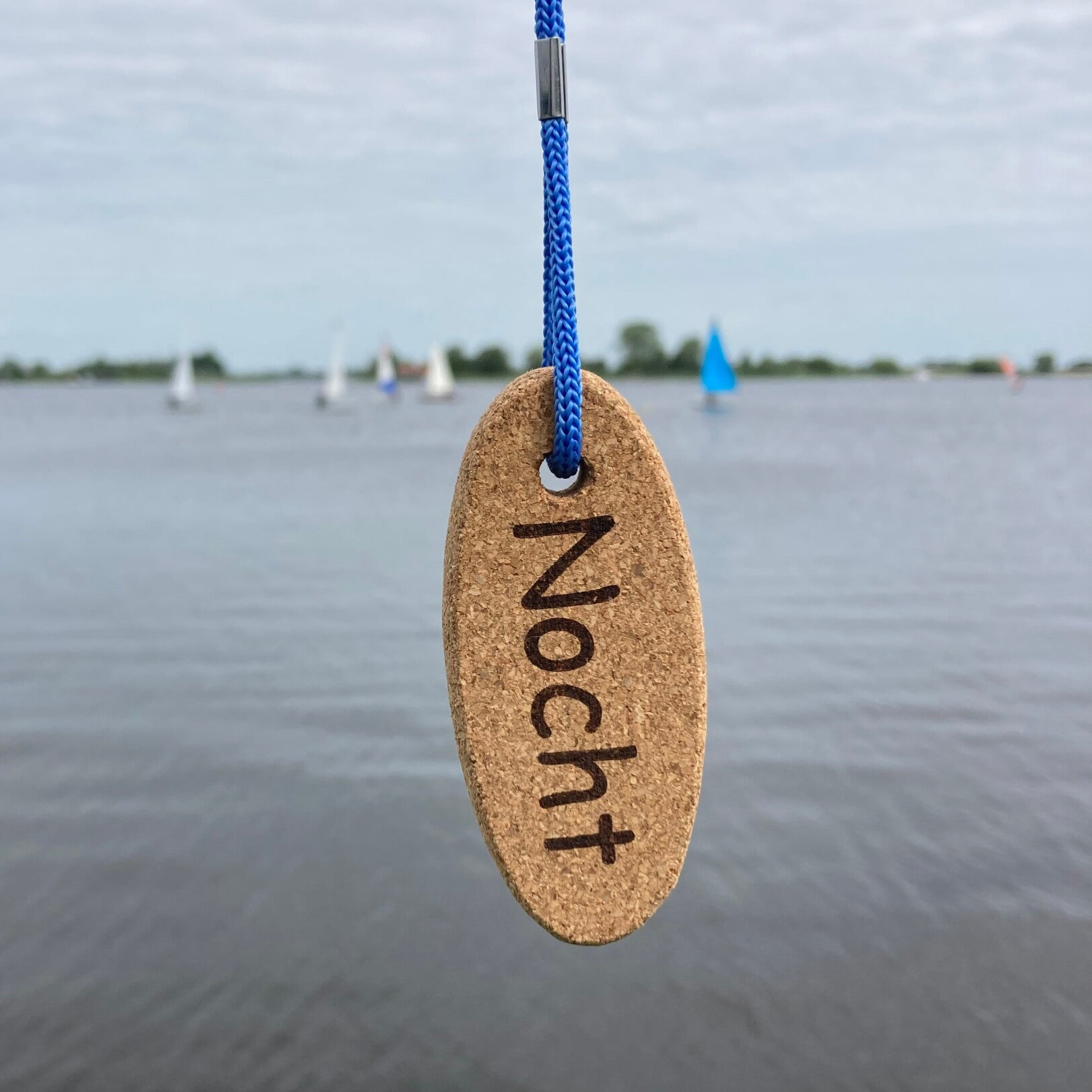 Drijvende sleutelhanger kurk met eigen tekst