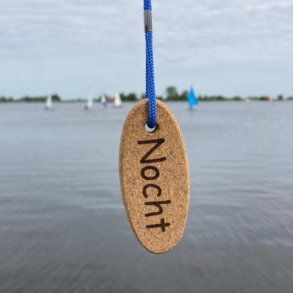 Drijvende sleutelhanger kurk met eigen tekst
