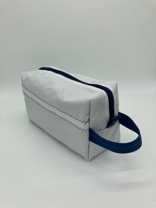 Toilettas wit met donkerblauw