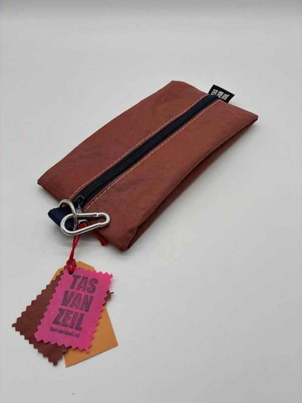Etui bruin-donkerblauw