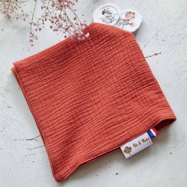 Doudou Souris plat en gaze de coton terracotta – Chaleur et douceur - Collection "Lune"