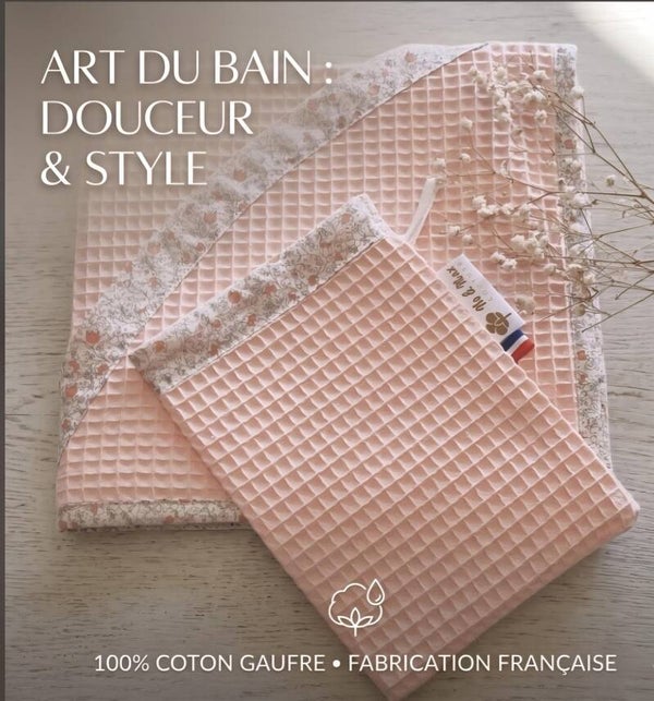 L'ensemble cape de bain et son gant de toilette coordonné
