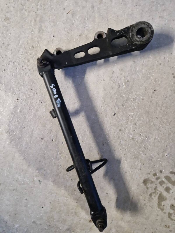 Yamaha XJ600S Diversion Remklauw bracket / remstang