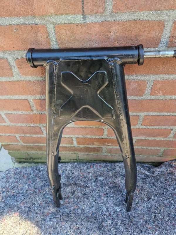 Suzuki GSX 750E Achterbrug