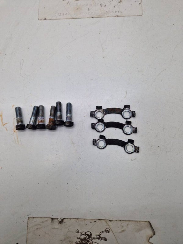 Suzuki GSX 750ES Remschijf boutjes